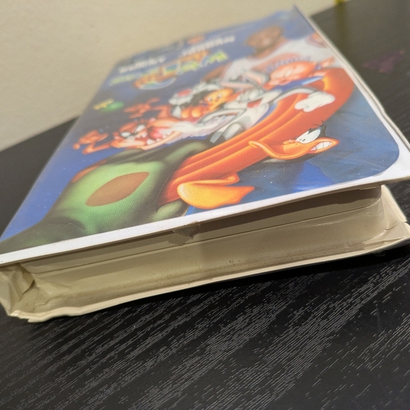 Warner Bros. Space Jam VHS with Blue and Orange Artwork - Picture 5 of 8